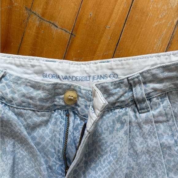 Vintage Gloria Vanderbilt High-Waisted Denim Shorts β Snakeskin Print, Size 6 - Picture 6 of 7